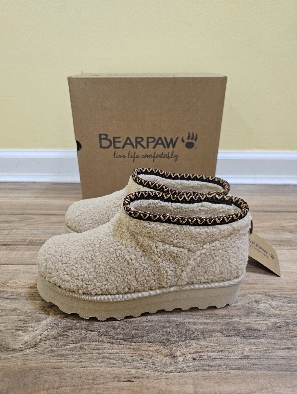 NEW BEARPAW SNUGGLE DAPHNE DECO - Picture 3 of 10